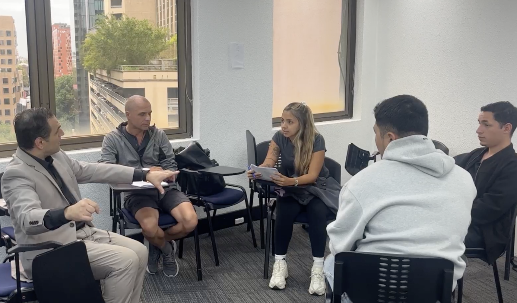 Scots English CollegeのPRONCOM (Pronunciation & Communication Course)